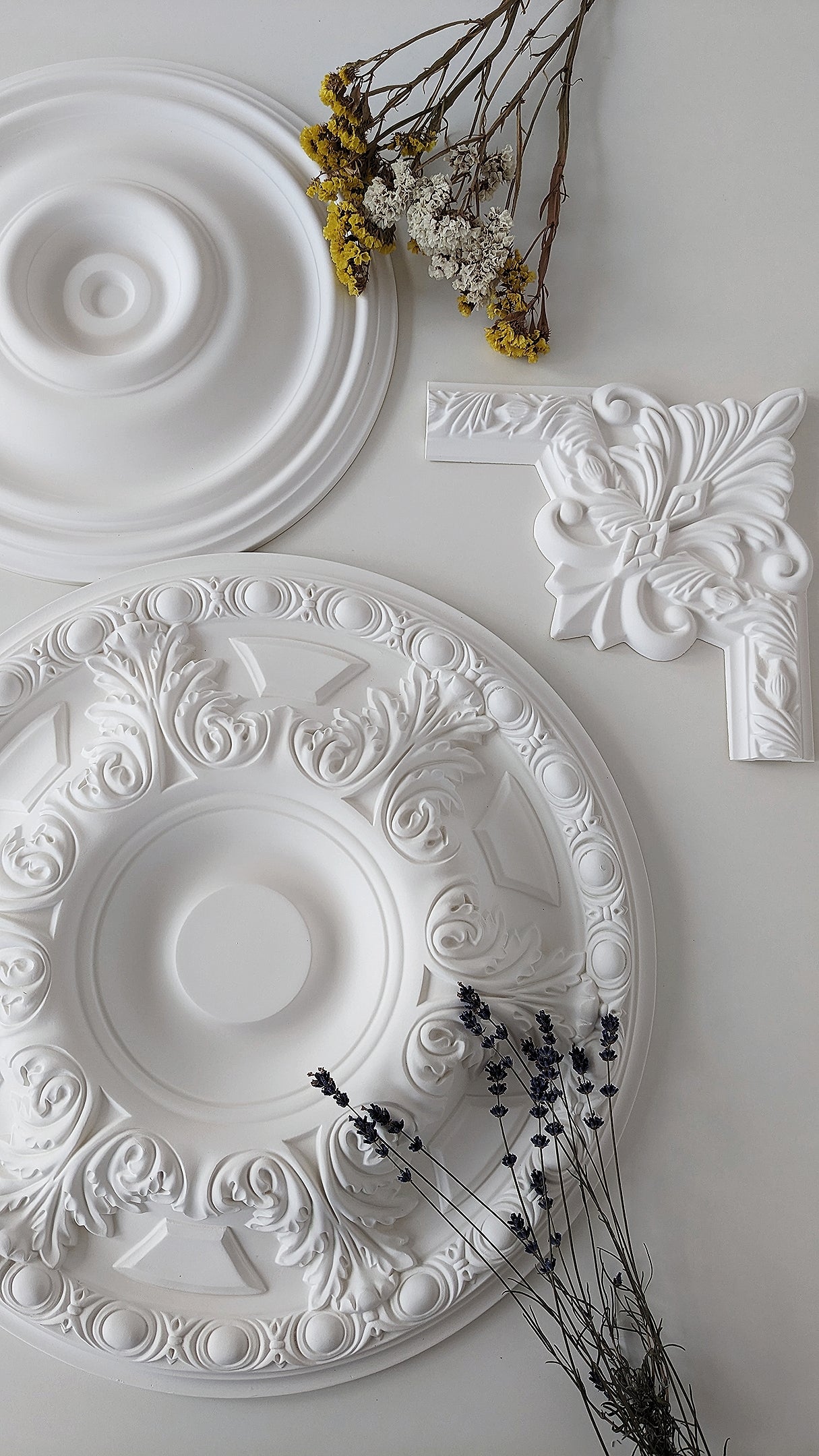 B3047 Mardom Decor rozeta – zdjęcie w aranżacji (producent Mardom Decor)