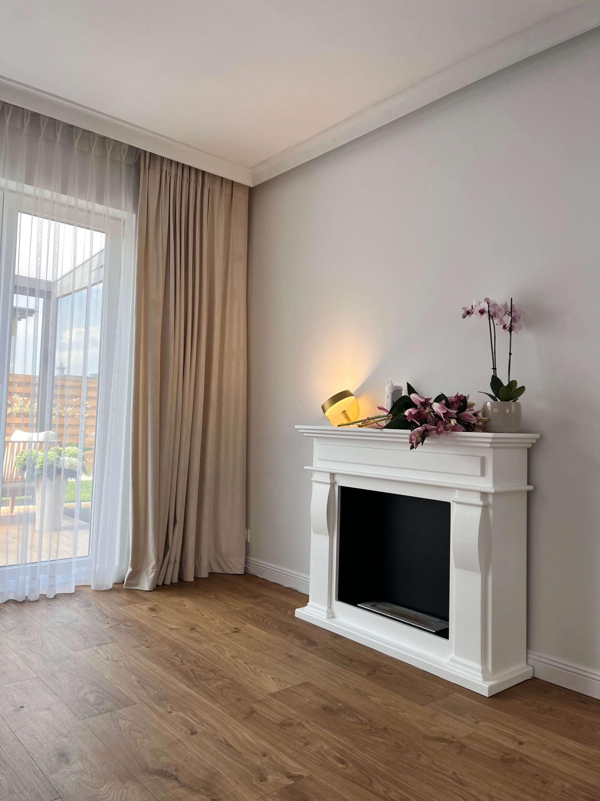 MD094 Mardom Decor listwa przypodłogowa – zdjęcie w aranżacji (producent Mardom Decor)